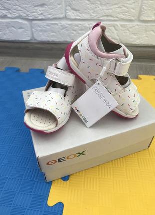 Дитячі сандалі geox