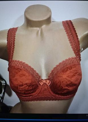 Розкішний безшовний бюст playtex p.75в