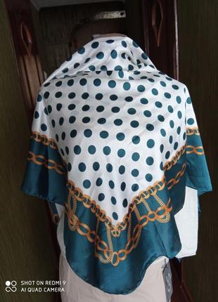 Великий хустку в горох