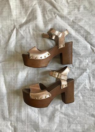 Вінтажні шкіряні босоніжки office