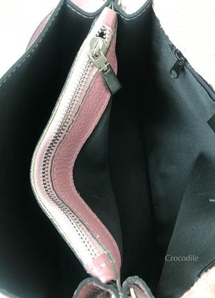 Кожаная кроссбоди с заклепками 29397 на длинном плечевом ремешке лиловая розовая7 фото