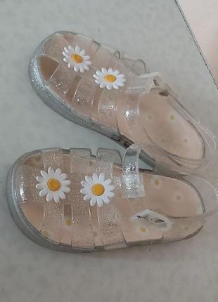 Босоніжки для дівчинки