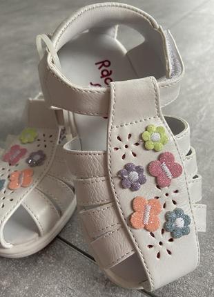 Детские босоножки сандалии с бабочками стильные и качественные