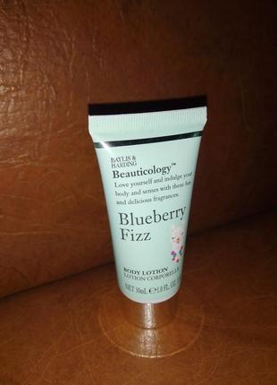 Шипучий лосьон для тела с черникой baylis & harding blueberry fizz lotion3 фото