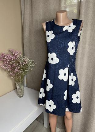 Красива літня сукня