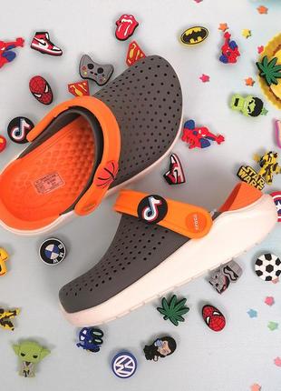 Дитячі крокси сабо crocs kids' literide clog black / white сірі