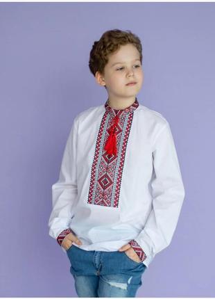 Вишиванка для хлопчика на сорочковій тканині вышиванка для мальчика