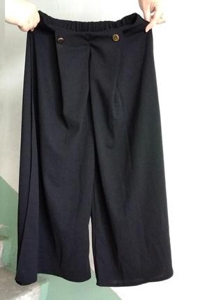 Р 8-10 / 42-44-46 стильные базовые черные укороченные широкие штаны брюки кюлоты стрейчевые1 фото