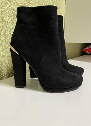 Ботильйони-ботинки з штучного замшу