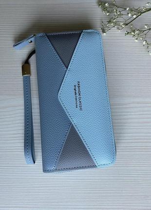 Женский кошелек-портмоне эко кожа голубой на молнии с ремешком на запястье