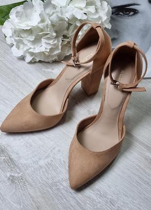 Туфлі човники на підборах aldo