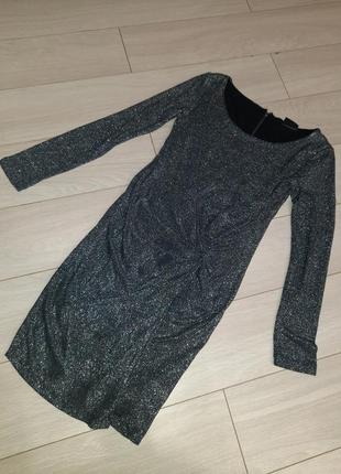 Нарядное платье футляр с оригинальным перекрутом в области талии