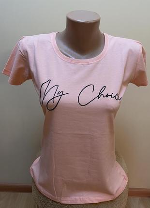 Футболка з мінімалістичнимм написами кольору пудрити🌸🌸🌸