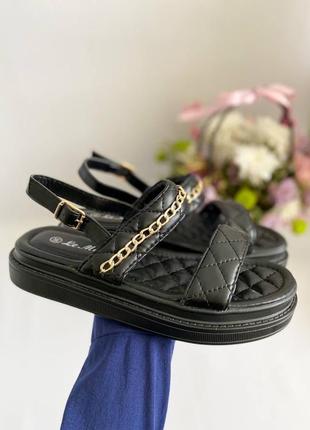 Жіночі чорні трендові модні літні босоніжки з ланцюжком сандалі на літо жіночі білі шикарні босоніжки, сандалі з ланцюжком