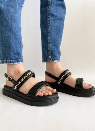 Жіночі чорні трендові модні літні босоніжки з ланцюжком сандалі на літо женские белые шикарные босоножки сандалии с цепочкой3 фото