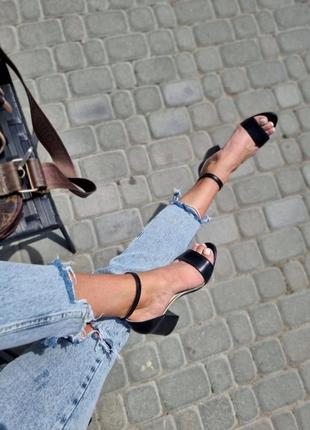 Босоніжки шкіряні босоножки кожаные сандалі сандали на каблучку на каблуке9 фото