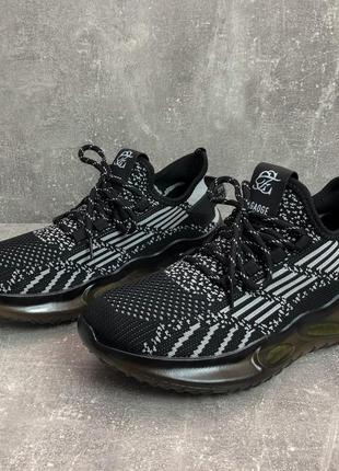 Кросівки на літо 2