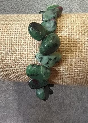 Браслет з натурального каменю цоизит метелик d-8-12мм на резинці обхват 18см