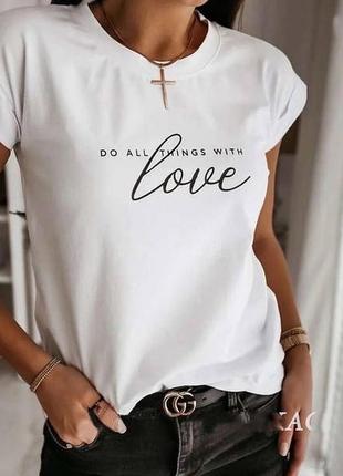 Красивая футболка с надписью love