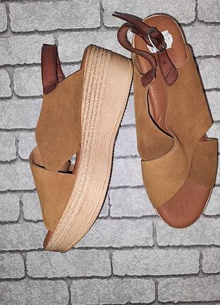 Класні замшеві босоніжки etery (іспанія)