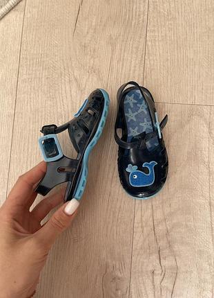 Босоніжки гумові