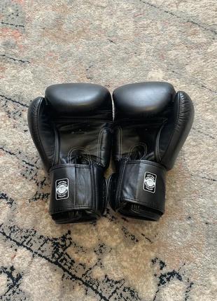 Боксёрские перчатки twins special2 фото