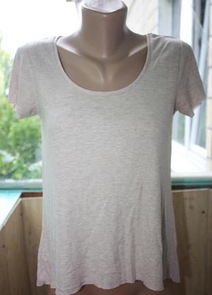 Базовая бежевая футболка