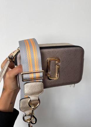 Marc jacobs snapshot gold / silver logo новинка жіноча стильна сумочка марк джейкобс срібляста срібна золотиста женская сумка золотая серебристая2 фото