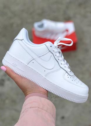 Нереально красиві жіночі кросівки nike air force white af 1 білі