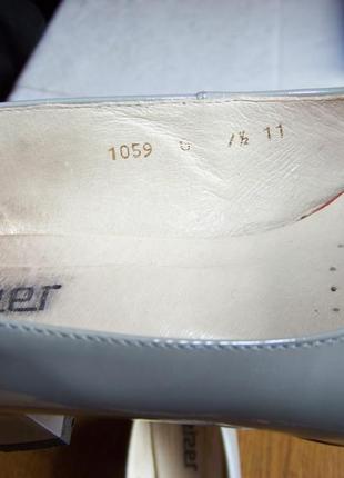 Сірі туфлі лакові натуральні на невеликому стійкому каблуці 36р steizer7 фото