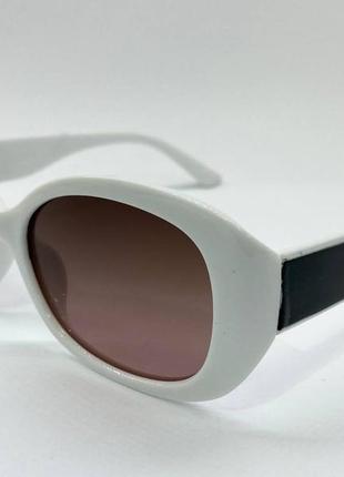 Женские белые солнцезащитные очки с поляризацией