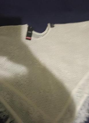 Накидка на плечі