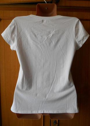 Белая футболка с декором2 фото