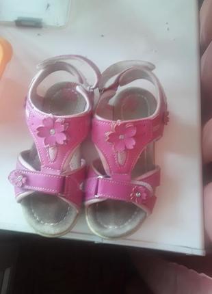 Босоніжки для дівчинки