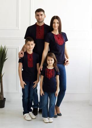 Семейный комплект вышитых футболок s-42 фото