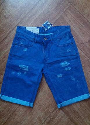 Бомбезні джинсові шорти, розмір 42.