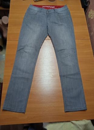 Шикарные женские джинсы 48 р в идеале+ вышивка