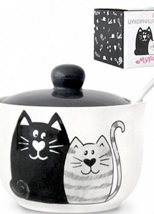 Цукорниця з ложкою.