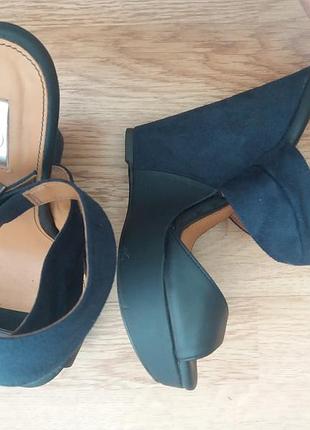 389 грн до 30.06.2020!!! сині босоніжки на танкетці