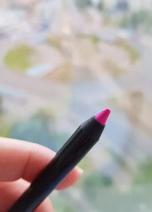 Лайнер/карандаш для губ avon "pro-perfector" серии mark.4 фото