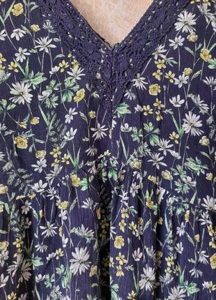 Блуза з мережевом та воланами квітковий принт віскоза8 фото