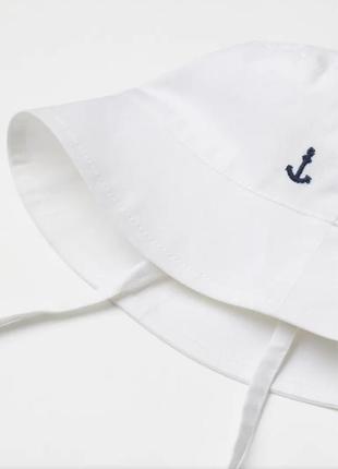 Белая хлопковая панамка с вышитым якорем2 фото