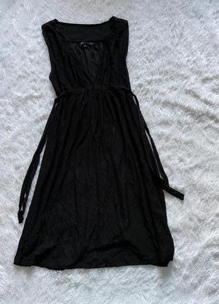 Черное маленькое платье