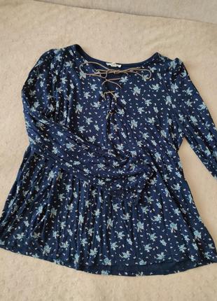 Кофточка з квітковим принтом