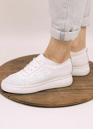 Жіночі кросівки шкіряні білі перфорація ( кросівки жіночі з натуральної шкіри білого кольору) - жіноче взуття літо 20225 фото