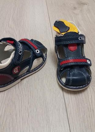 Босоніжки 17р-10.7 см шкіра!! clibee