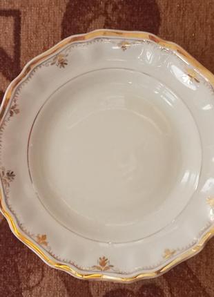 Фарфоровая тарелка фигурная рельефная 25 см. позолота коростень винтаж 1957-1960-е гг.  н111