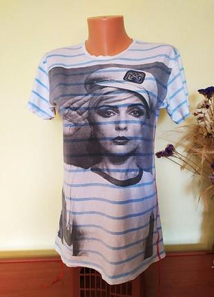 Прикольна футболка.# є в наявності код 8