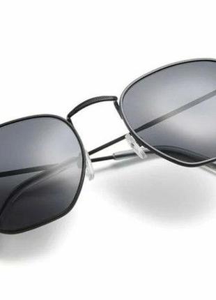 Небольшие солнцезащитные очки