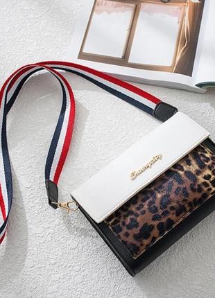 Женская сумочка кросс-боди с леопардовым принтом1 фото